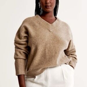 Abercrombie and Fitch Wedge V-neck pullover sweater